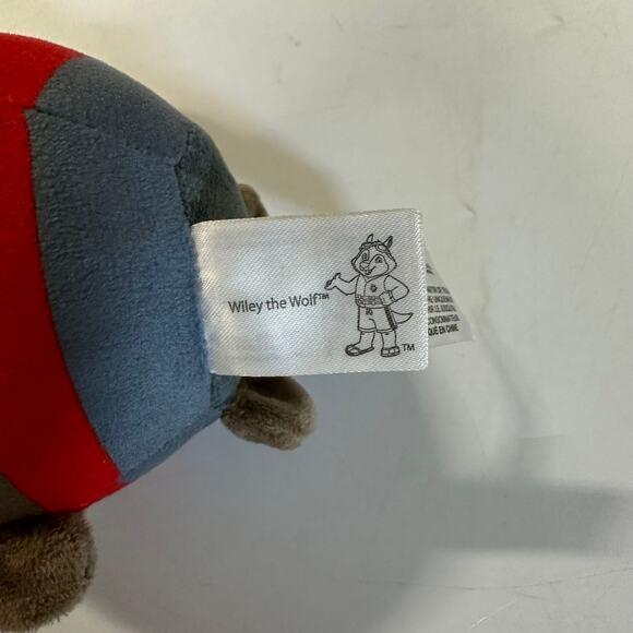 Wiley the Wolf Plush Toy Squishy – Great Wolf Lodge Souvenir Stuffed Animal - Picture 3 of 4